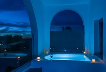 Aspronisi Luxury Hotel