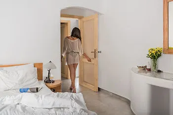 Aspronisi Luxury Hotel 4*