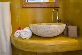 Aspronisi Luxury Hotel Megalochori (Santorini)